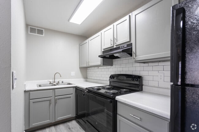 Building Photo - Brisa Apartments & Storage
