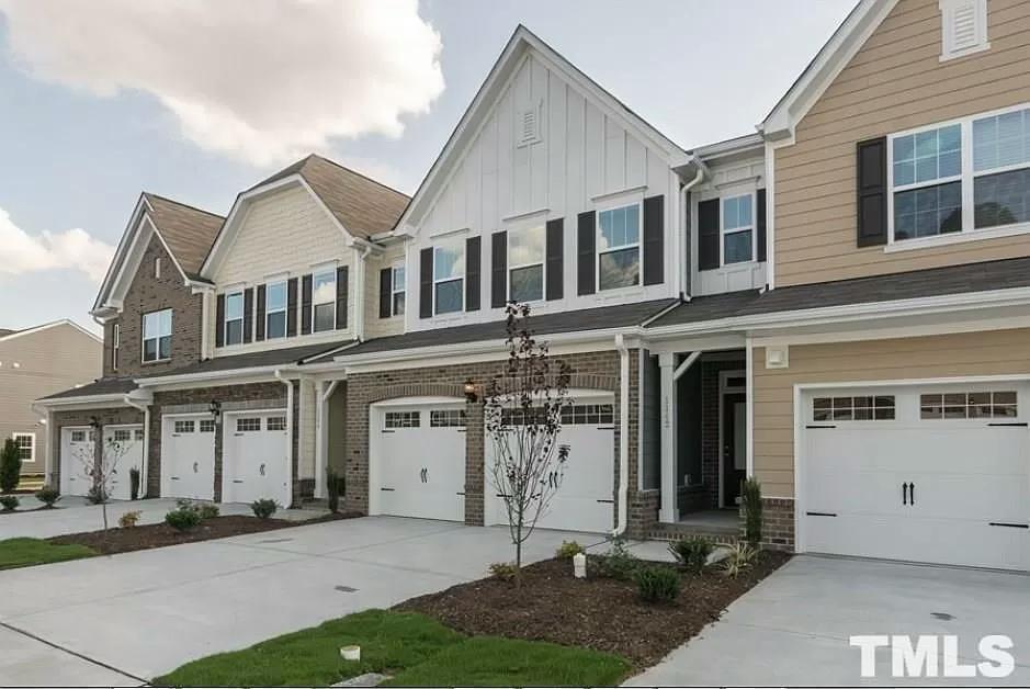 Foto principal - 1142 Lookout Ridge Rd