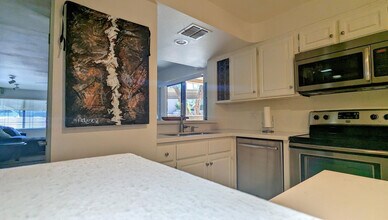 Building Photo - 5124 N 31st Pl