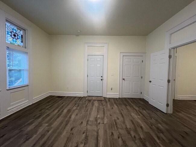 Foto del edificio - Updated 1BR Apartment Now Available