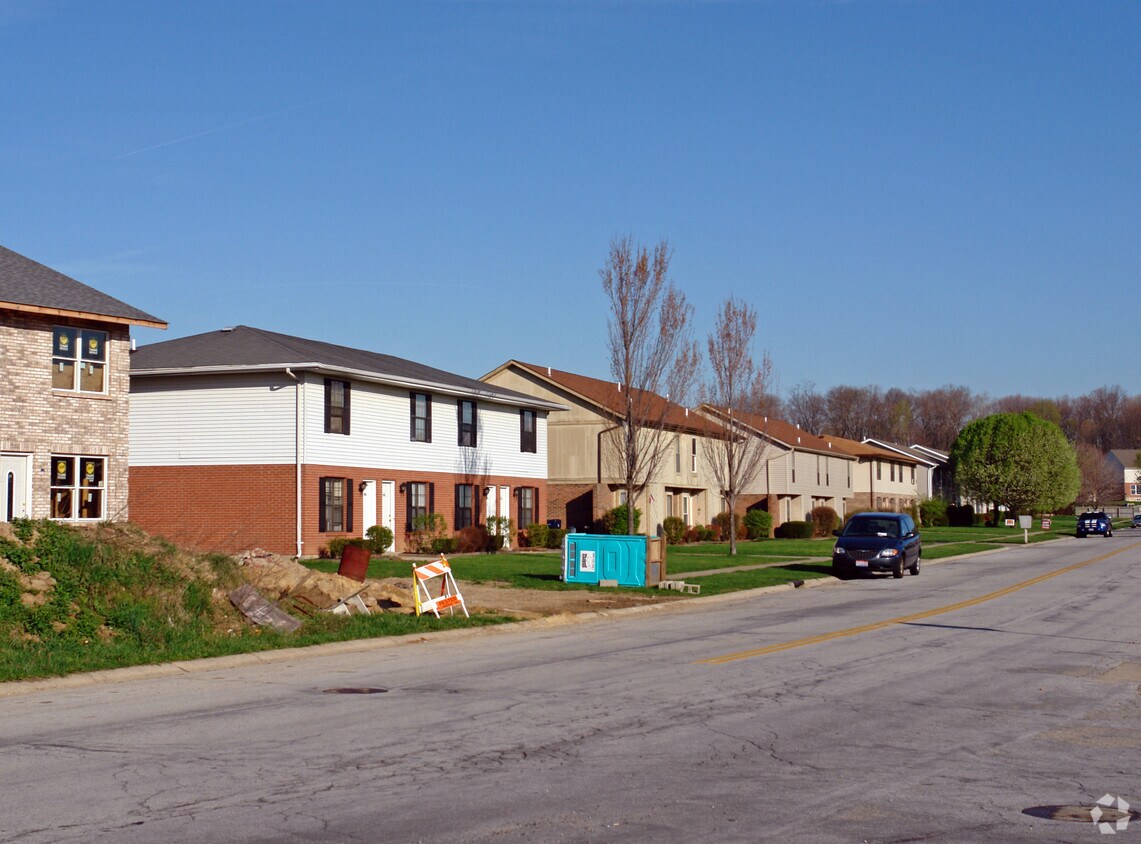 Building Photo - 1815 N Lakeman Dr
