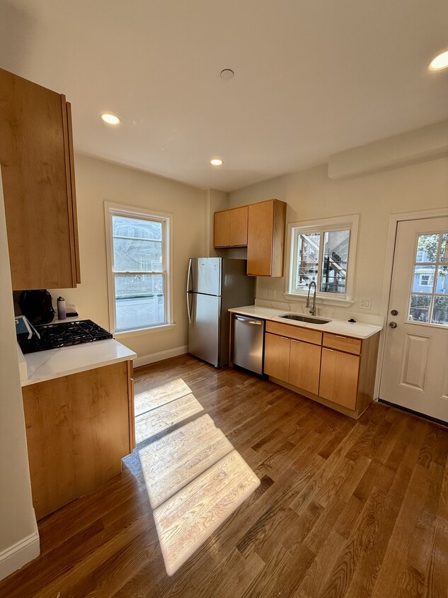 Primary Photo - Chestnut Street Residences
