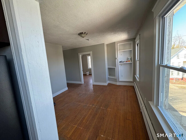 Building Photo - 173 Farren Ave