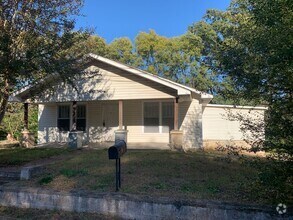 Building Photo - 517 Willow St