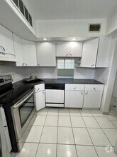 Building Photo - 20200 NE 29th Ct
