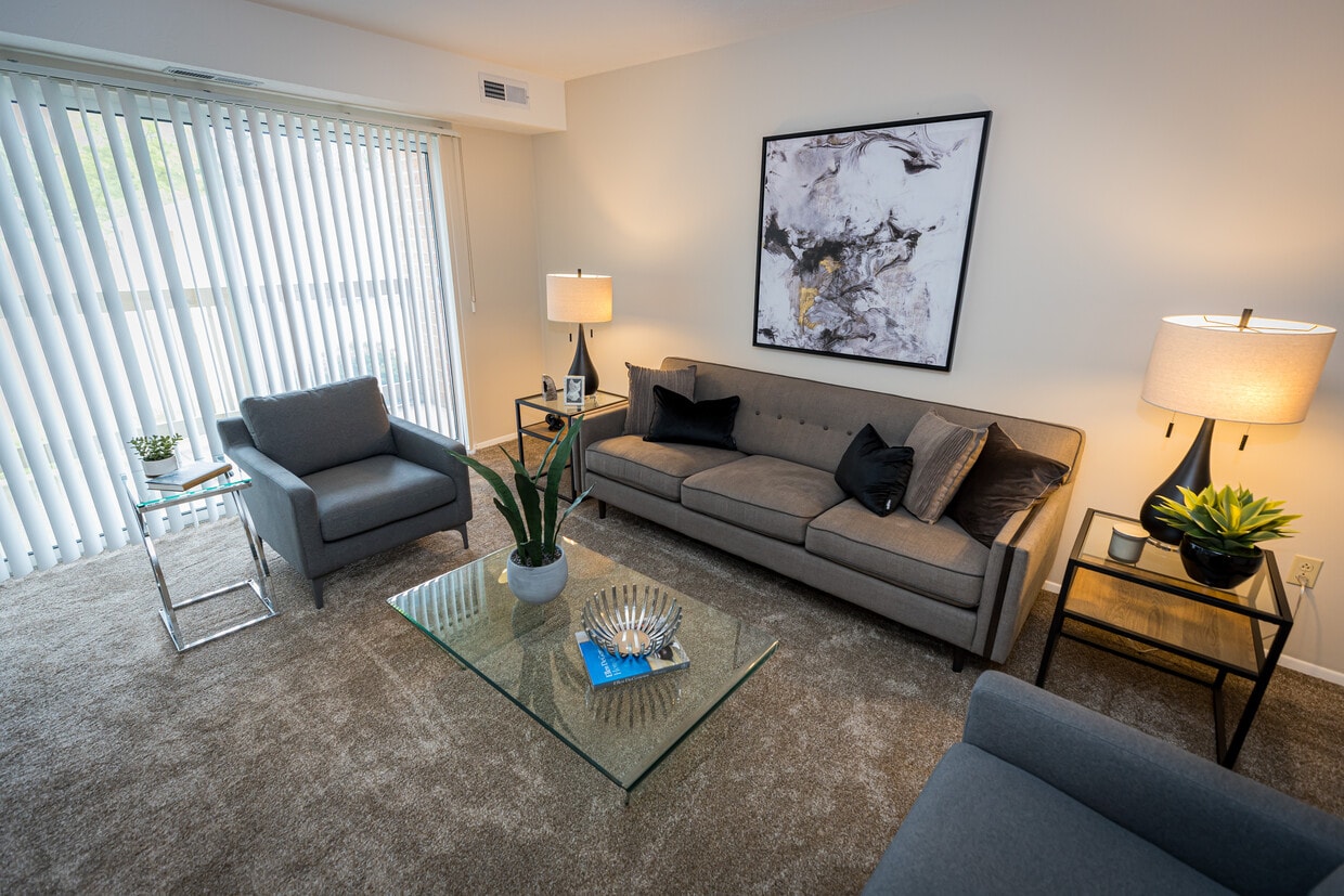 Camelot Apartments Parma Heights, OH