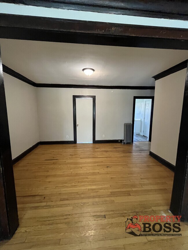 Foto del edificio - 837 E 114th St