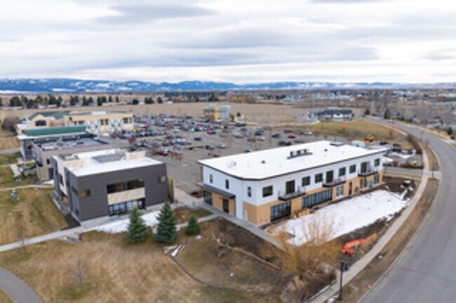 Building Photo - Luxury Condo