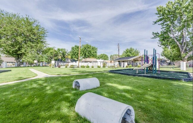 Building Photo - 2243 Oppio St