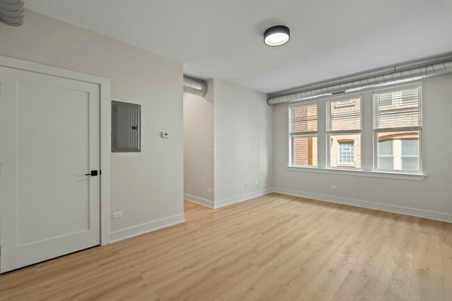 Building Photo - 432 S Maple Ave