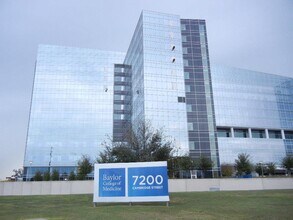 Building Photo - 2120 El Paseo St