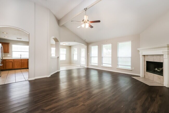 Building Photo - 30 Shimmer Pond Pl
