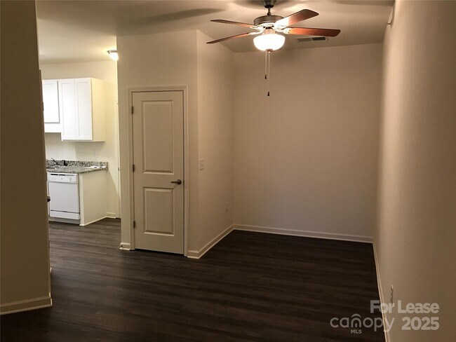 Building Photo - 17905 Delmas Dr
