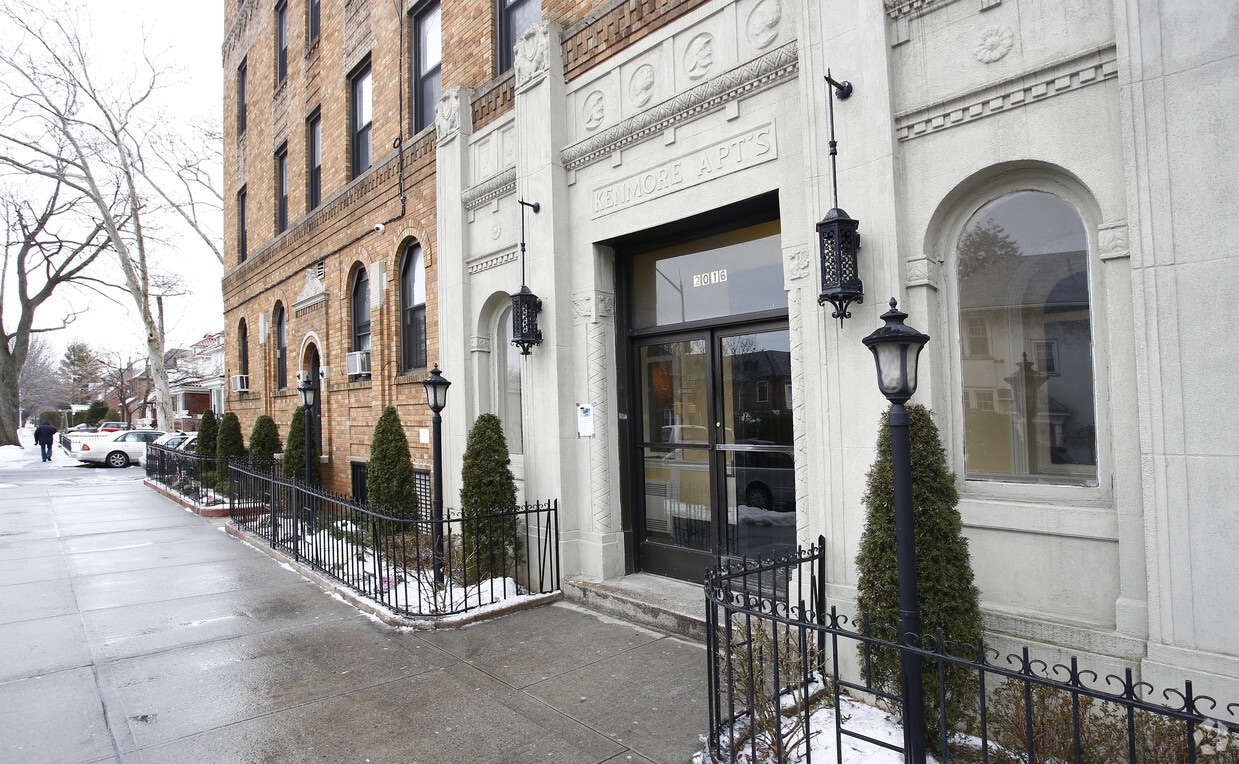 Building Photo - 2016 Avenue N