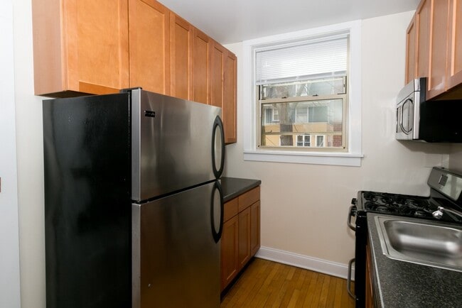 Building Photo - 911 Crain St