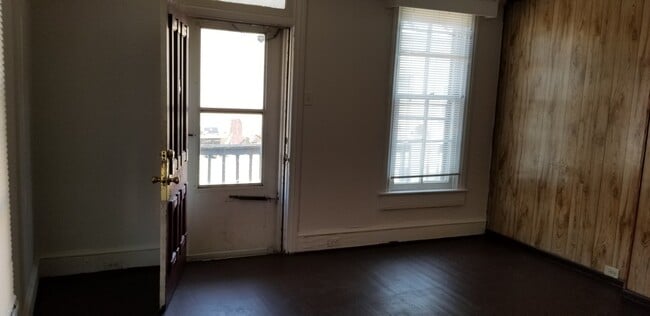 Building Photo - 316 N Maple Ave