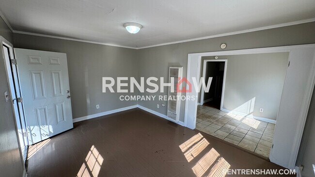 Building Photo - 4126 Macon Rd