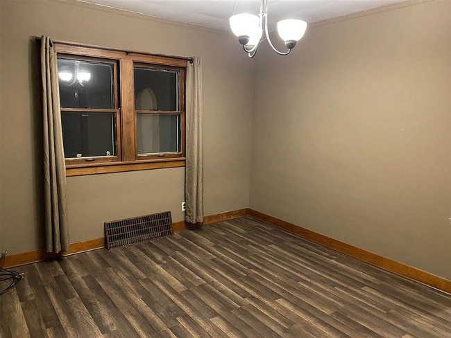 Building Photo - 207 N Pine-