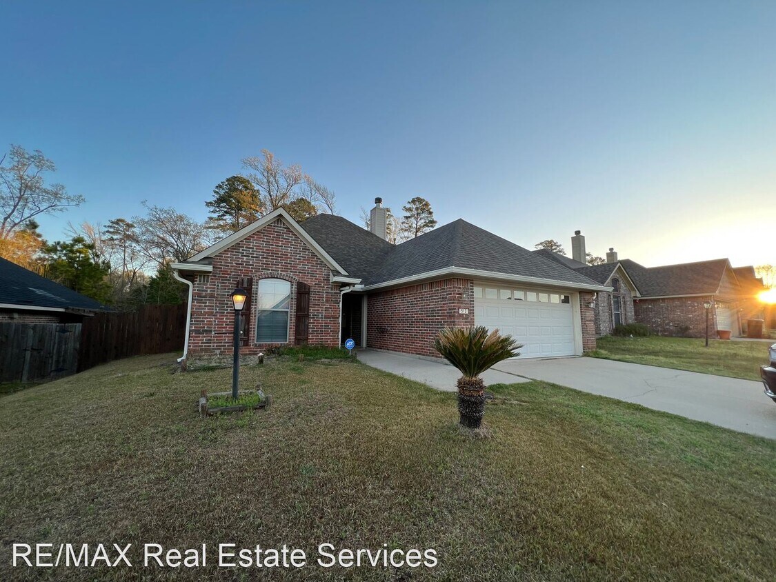 Primary Photo - 3 br, 2 bath House - 513 Fox Cove