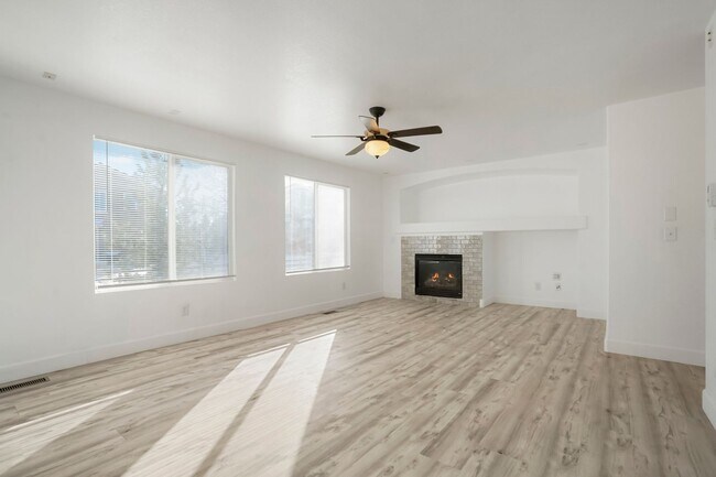 Building Photo - Charming 4BR House in Parker – $2,000 off ...