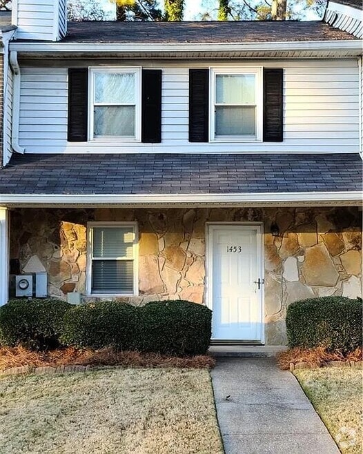 Building Photo - 1453 Springleaf Cir SE