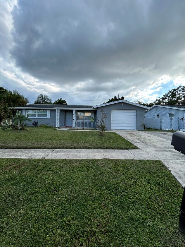 Primary Photo - 1645 Plum Tree Rd