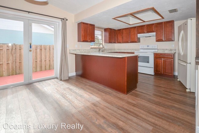 Building Photo - 3 br, 2 bath House - 380 Brookline Ave
