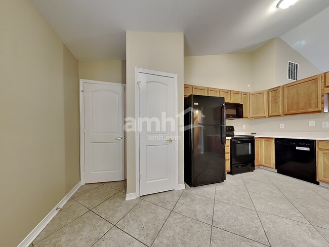 Building Photo - 937 Heatherwood Dr
