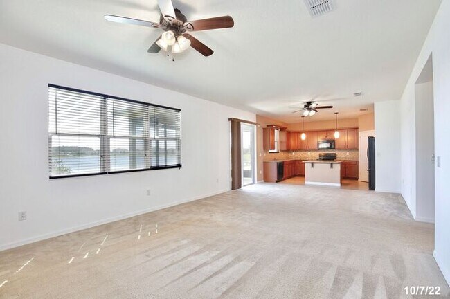 Building Photo - Beautiful 3/ 2 Home with a 2 Car Garage an...