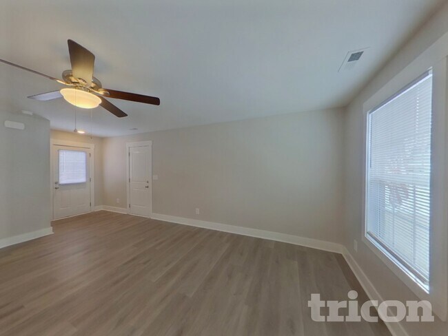 Foto del edificio - 417 Brookfield Dr