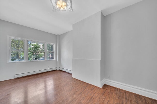 Foto del edificio - 322 Webster Ave