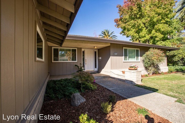 Building Photo - 3 br, 2.5 bath House - 2851 Royal Palm Way