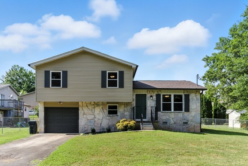 Foto principal - 3907 Vienna Dr
