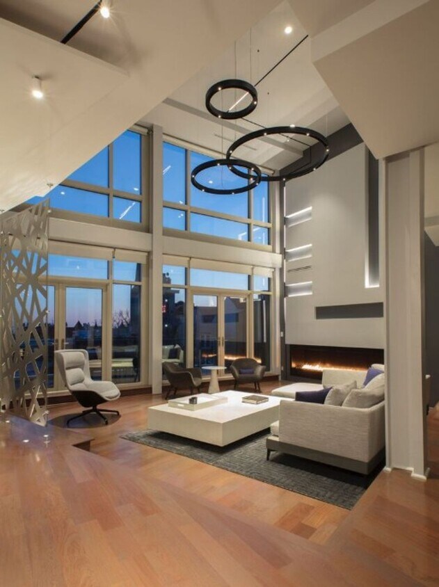 Stunning Views from this Spectacular and Stylish Penthouse in heart of Adams Morgan with PARKING. - Stunning Views from this Spectacular and Stylish Penthouse in heart of Adams Morgan with PARKING.