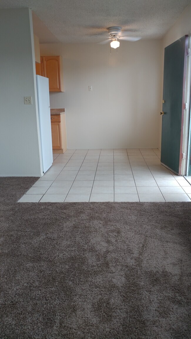 Building Photo - 3107 E 18th St