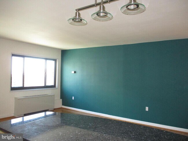 Foto del edificio - 1200 S Arlington Ridge Rd