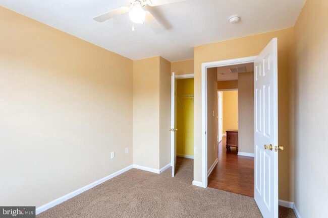 Building Photo - 256 Topaz Ln
