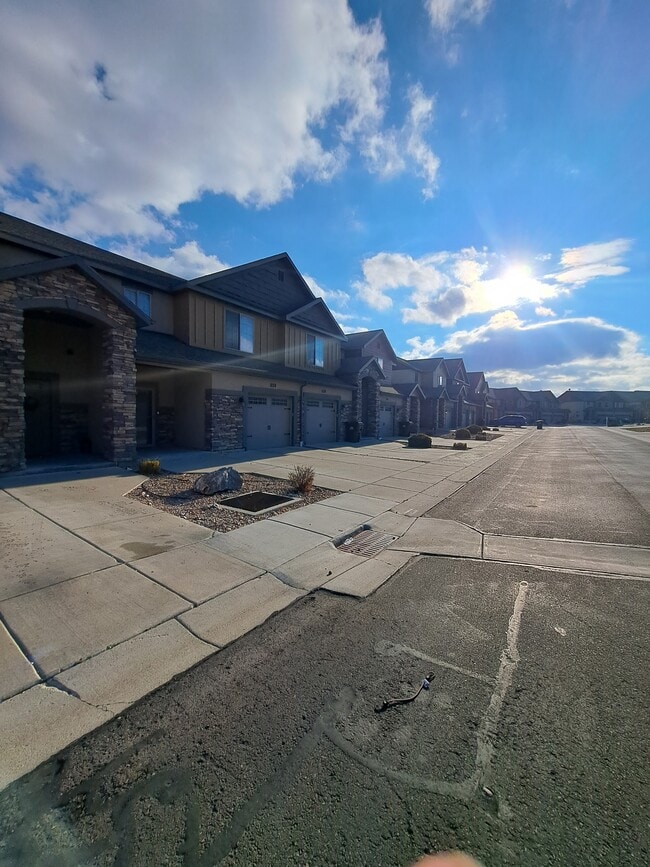 Building Photo - 1238 Baycrest Dr