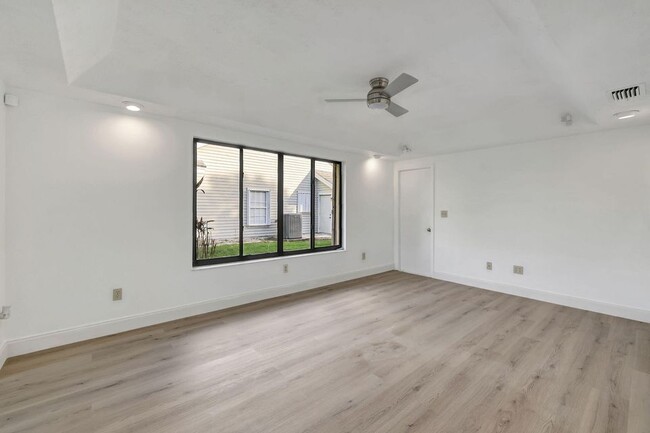 Foto del edificio - 1185 SW Bent Pine Cove