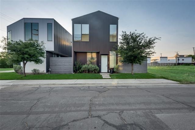 Building Photo - 1504 Burlew St