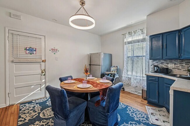 Foto del edificio - 5017 N Meade Ave