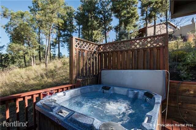 Foto del edificio - 305 Marble Dr