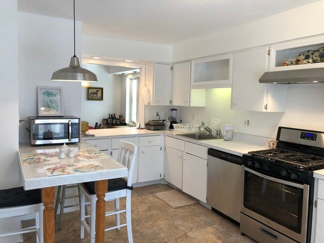 Foto del edificio - 30 Phelps Ave