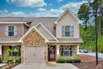 Building Photo - 232 Mossy Bank Dr