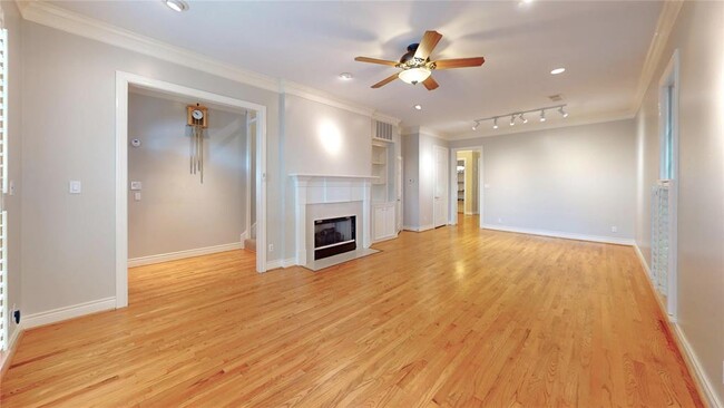 Building Photo - 728 Tirrell St