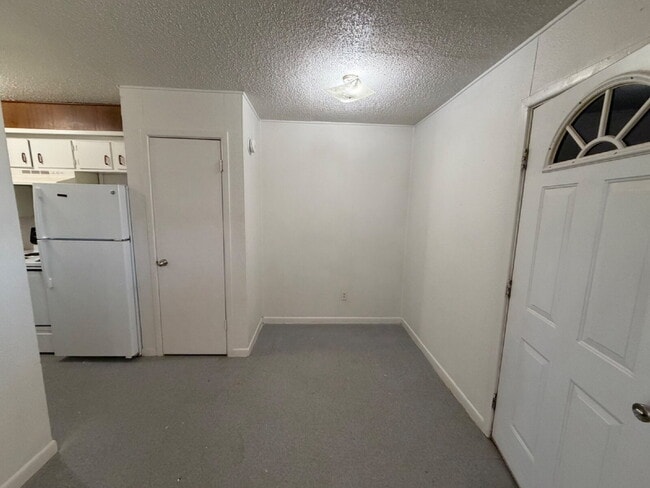 Building Photo - MOVE IN SPECIAL- Cozy 1-Bedroom Unit in Lubbock – Ideal for Urban Living!