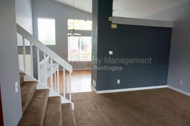 Foto del edificio - 9847 Sydney Ln