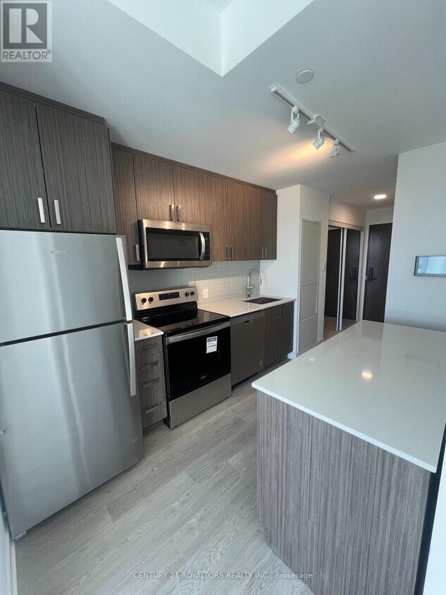 Photo principale - 2782-2782 Barton St E
