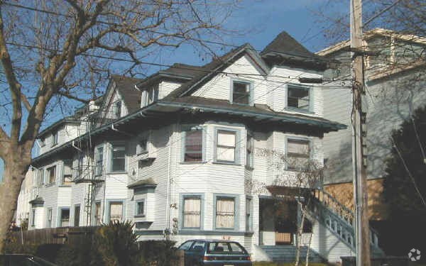 Building Photo - 1423 Alcatraz Ave