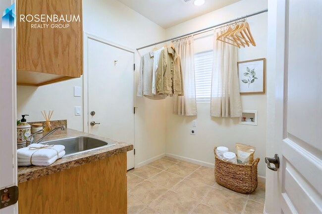 Foto del edificio - Gorgeous 3-beds, 2-baths home located in the desirable Willow Hills community of Prescott!